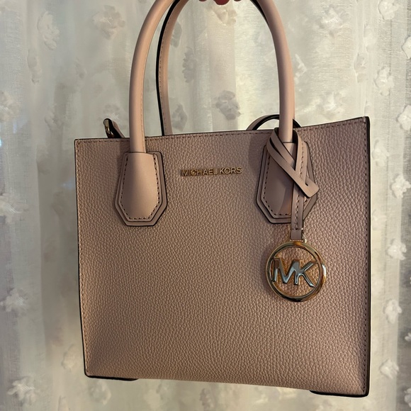Michael Kors Handbags - Michael Kors Mercer messenger bag